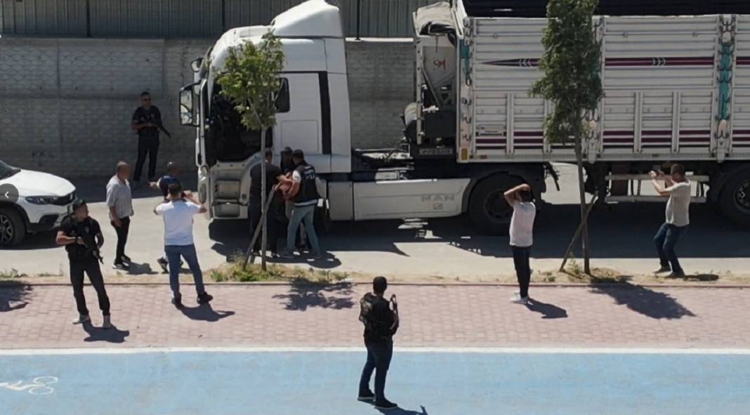 Kim bilir kimleri zehirleyeceklerdi! Konya'da TIR'dan çıktı, 3 kişi tutuklandı 4